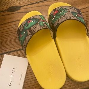 Size 30 Kids Children GUCCI slides